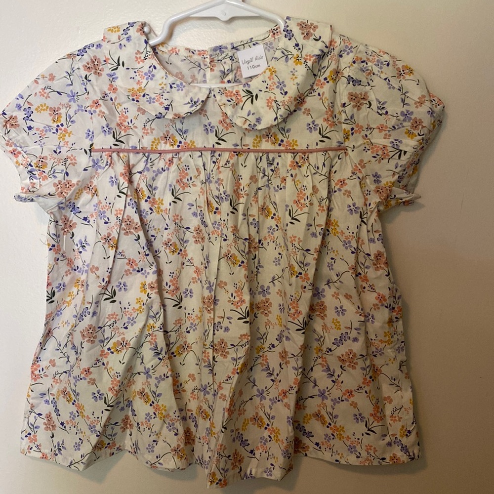 New with out tags girl shirt.